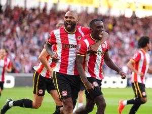 Brentford přejel otřesný Tottenham. Kinský chyboval u gólu