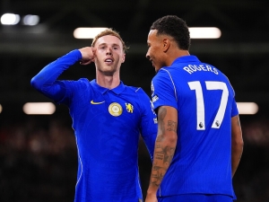 Chelsea letos bude bavit. Londýnské derby s Fulhamem nabídlo pět gólů, výhru řídil Palmer