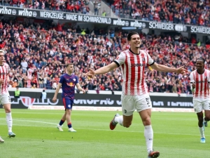 Zirkzee zřejmě odchází z Manchesteru United. Anglický klub našel náhradu ve Freiburgu
