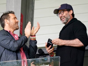Deadpool vs Wolverine ve fotbale? Hugh Jackman chystá investici do klubu, který hraje proti Reynoldsovu Wrexhamu