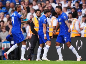 Arsenal a Manchester City sledují útočníka Chelsea