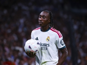 Yan Diomandé byl poprvé v základní sestavě Realu Madrid. Chce to čas, Mourinho ho ale chválí