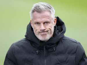 Carragher kritizuje Fernandese za reakci na Fodenův zákrok. „Dvě žluté by byly v pořádku“