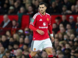 United po historickém kolapsu vypadli z Carabao Cupu. Dalot schytal kritiku: „Začal se schovávat“