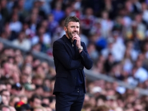 Carrick vyrovnal nechtěný rekord, když Manchester United remizoval s Fulhamem