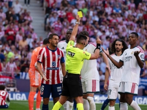 Ostrý úder od barcelonské legendy: Real Madrid prý z rozhodčích historicky těží nejvíce ze všech