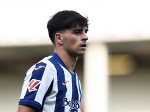 Arsenal a Chelsea sledují další španělský talent. O stopera Realu Sociedad stojí také Liverpool a Real Madrid