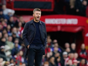 „Carrick musí okamžitě změnit taktiku.“ Trenér Manchesteru United schytává pořádnou kritiku za volbu zálohy