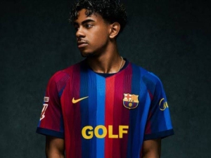 Barcelona odhalila nové dresy pro El Clásico: Tváří klubu se stane kontroverzní rapper Tyler, the Creator